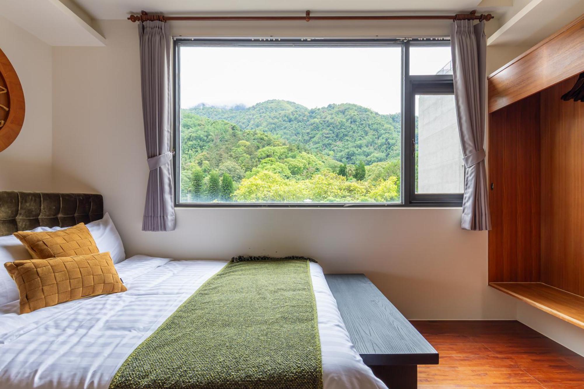 Sun Moon Lake Itathao Vacation Inn With Elevator Юйчі Екстер'єр фото