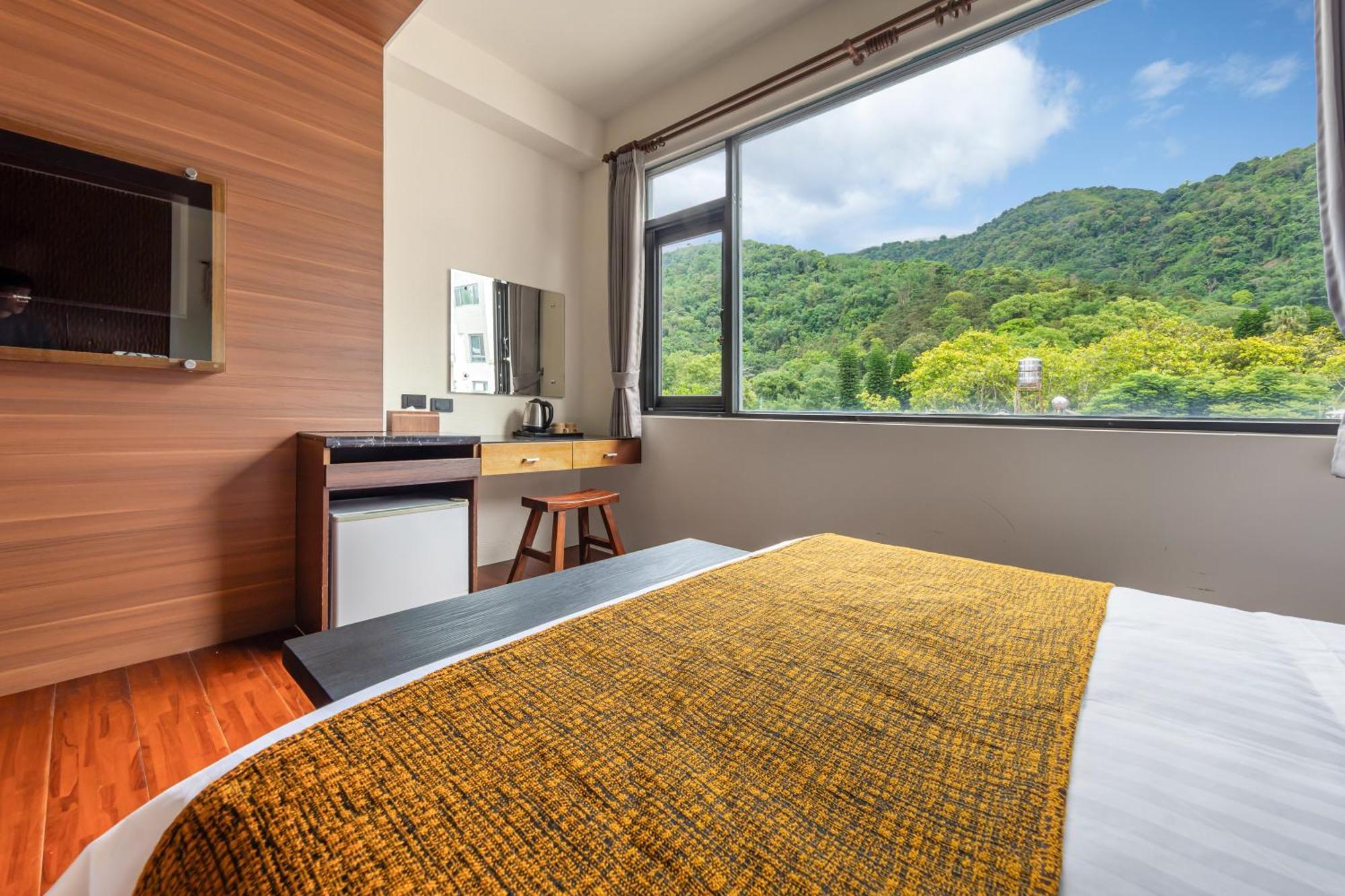 Sun Moon Lake Itathao Vacation Inn With Elevator Юйчі Екстер'єр фото