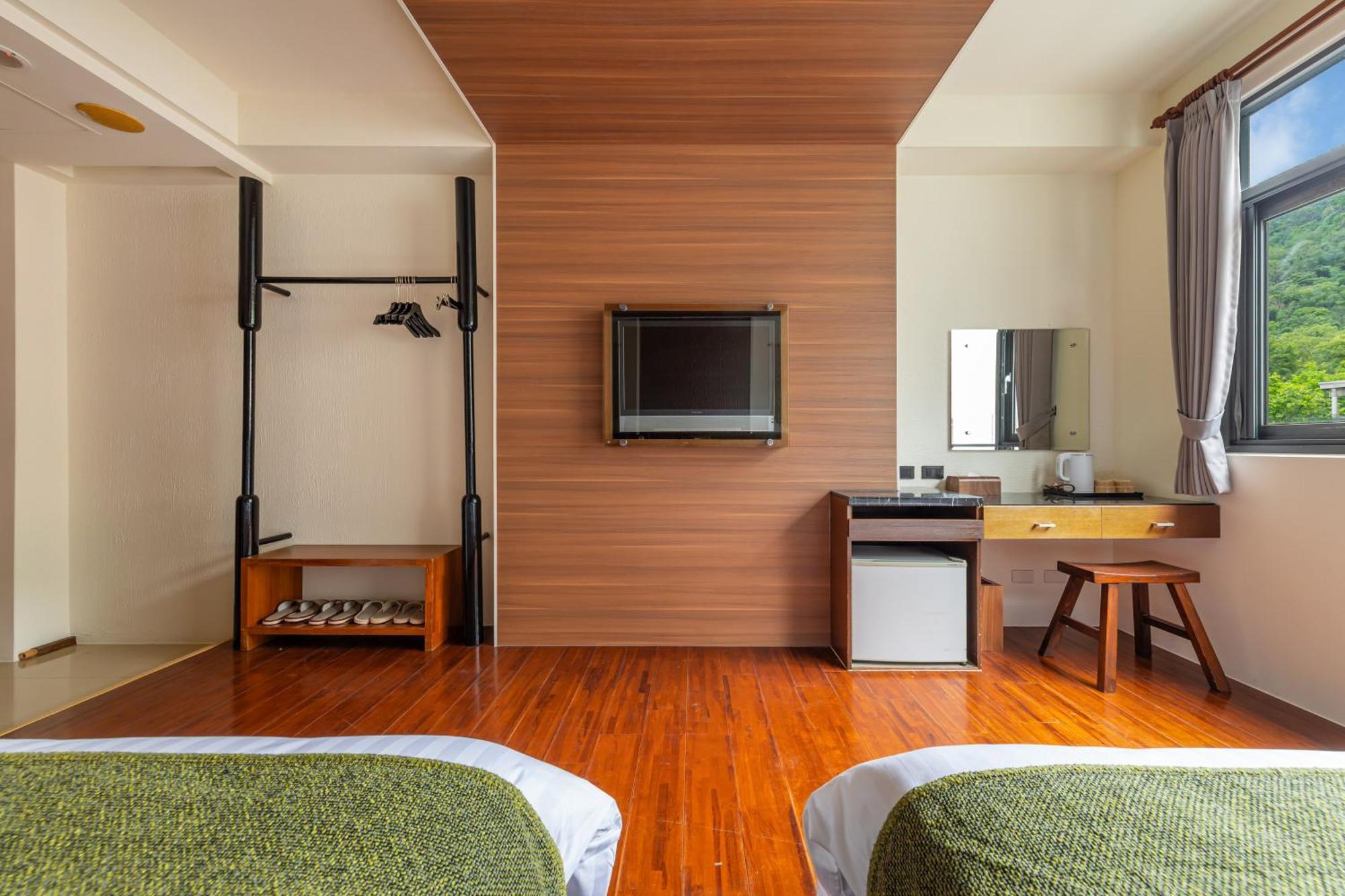 Sun Moon Lake Itathao Vacation Inn With Elevator Юйчі Екстер'єр фото