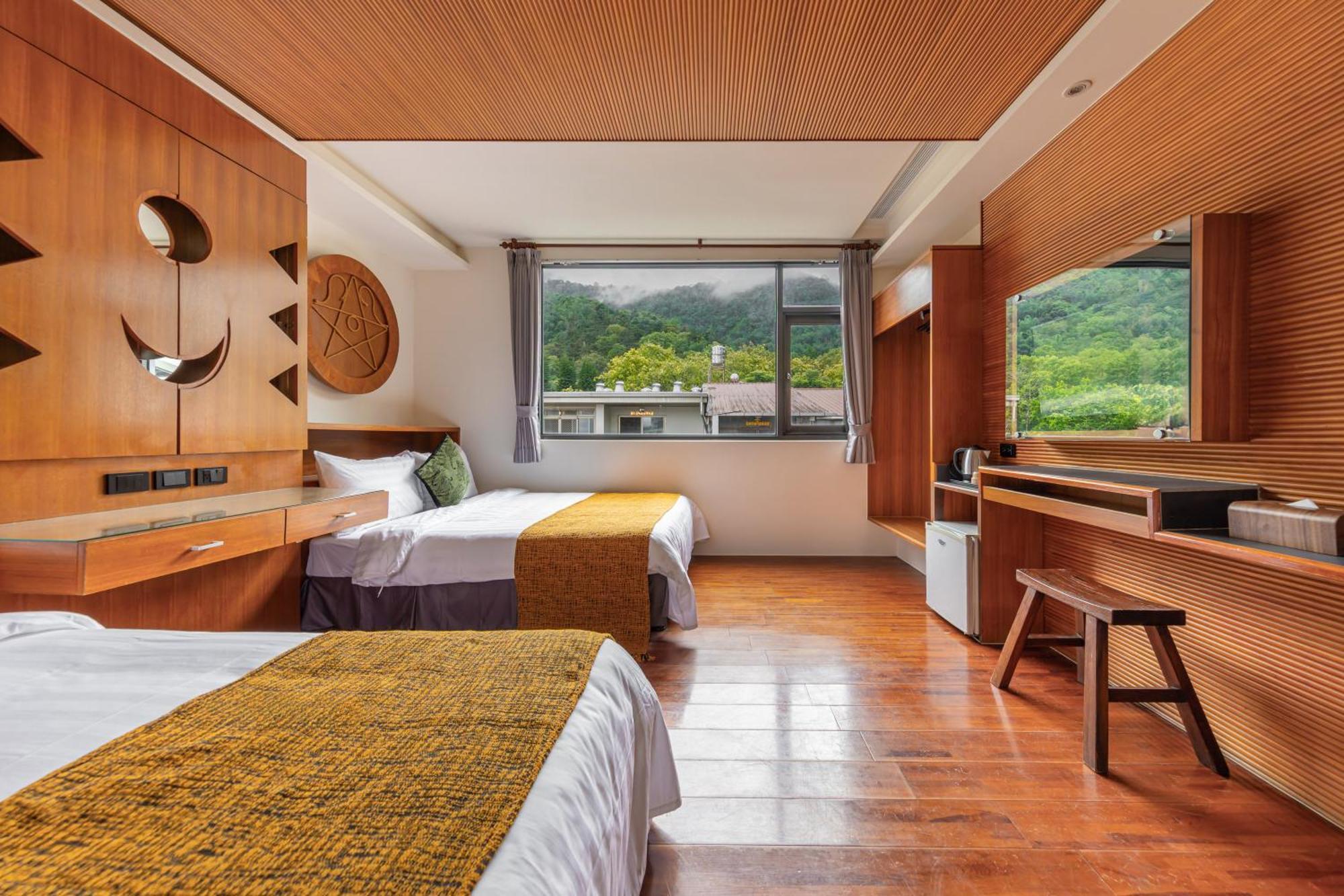 Sun Moon Lake Itathao Vacation Inn With Elevator Юйчі Екстер'єр фото