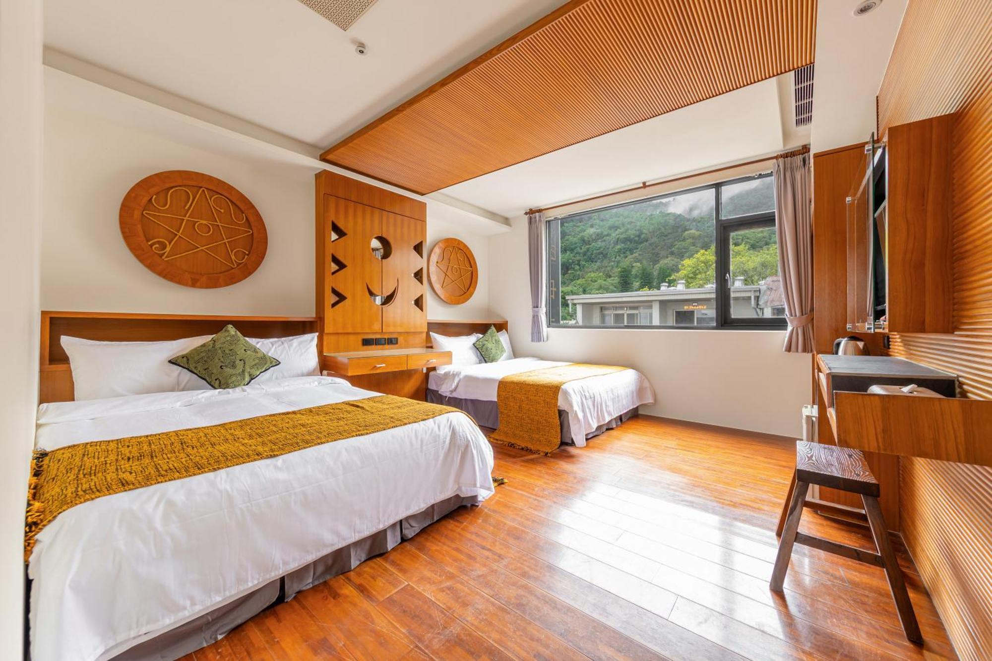 Sun Moon Lake Itathao Vacation Inn With Elevator Юйчі Екстер'єр фото