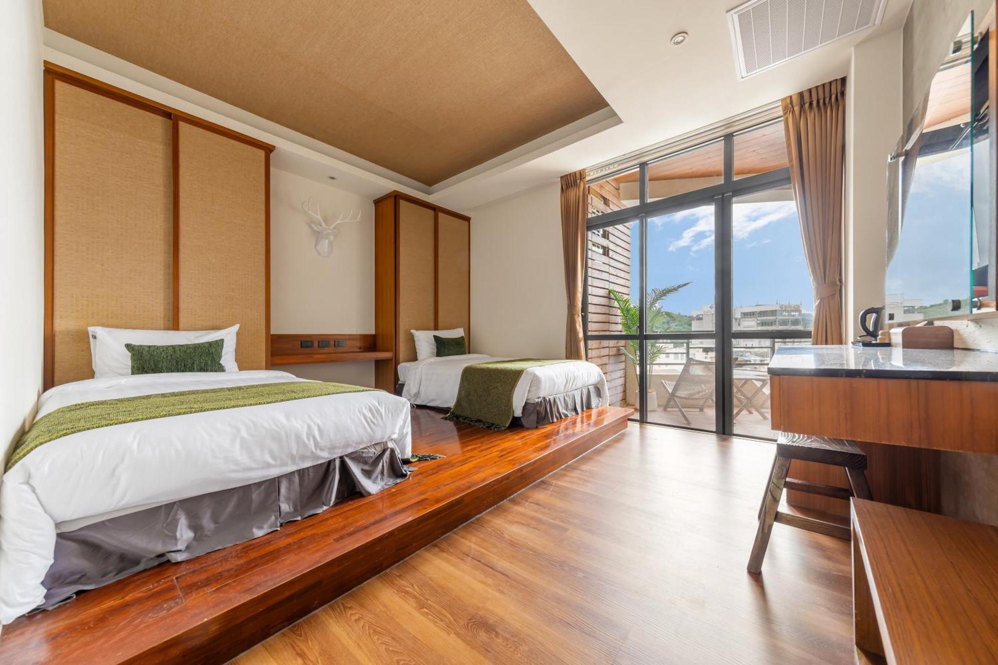 Sun Moon Lake Itathao Vacation Inn With Elevator Юйчі Екстер'єр фото