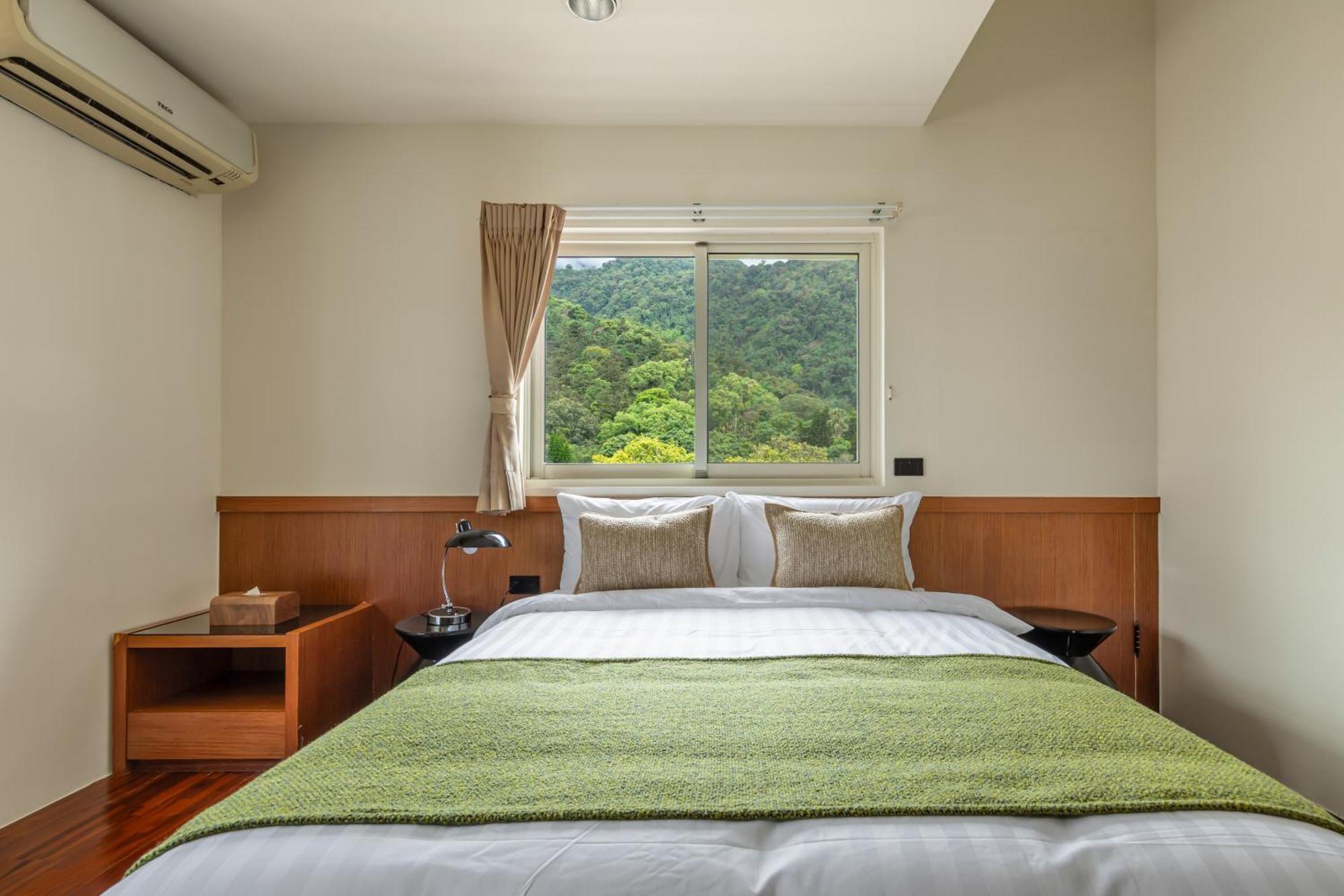 Sun Moon Lake Itathao Vacation Inn With Elevator Юйчі Екстер'єр фото