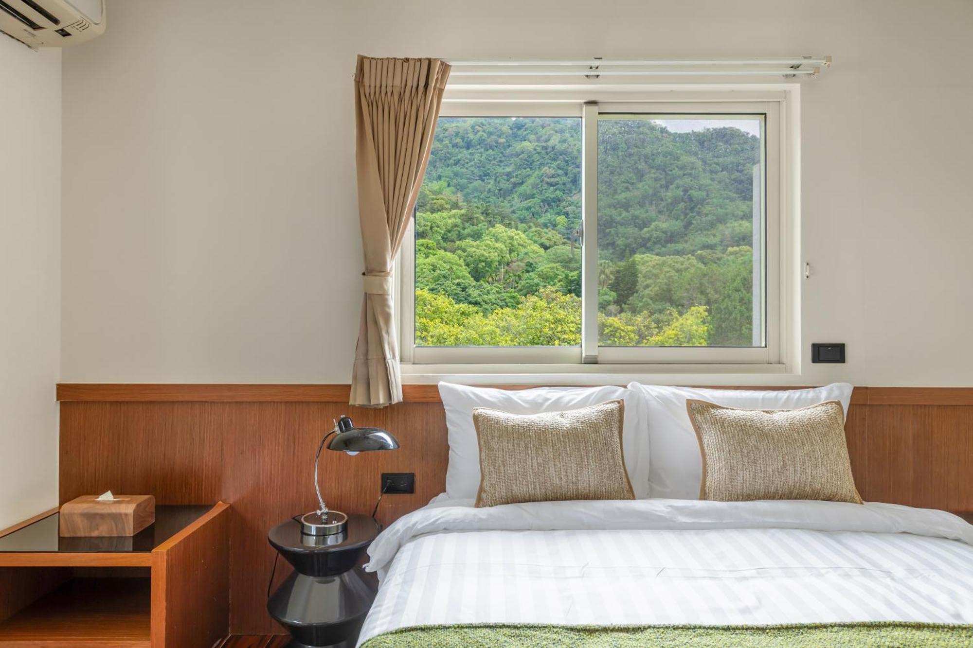 Sun Moon Lake Itathao Vacation Inn With Elevator Юйчі Екстер'єр фото