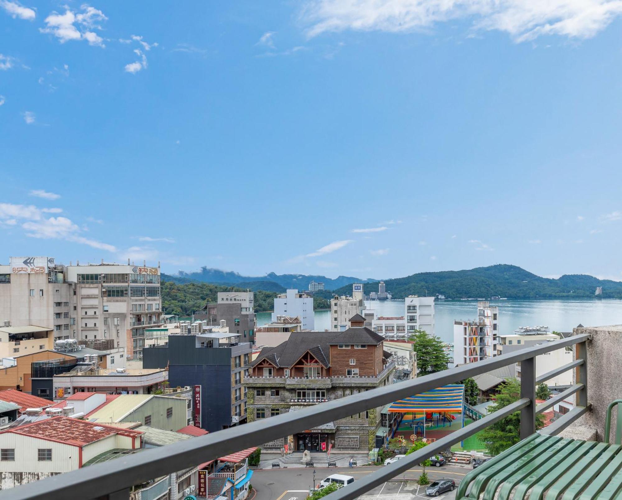 Sun Moon Lake Itathao Vacation Inn With Elevator Юйчі Екстер'єр фото