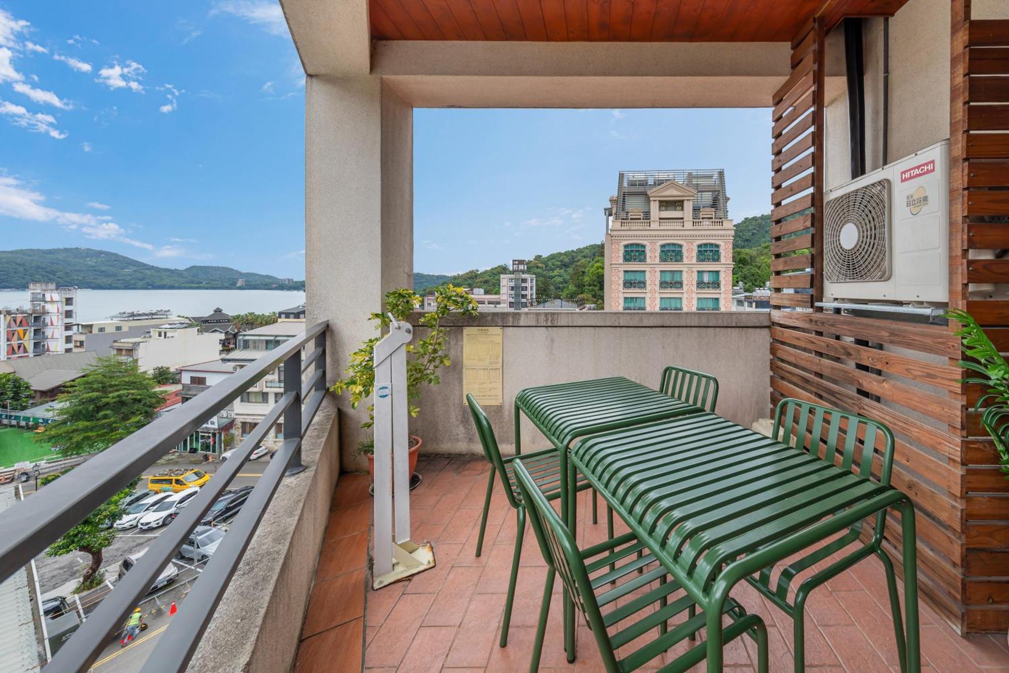 Sun Moon Lake Itathao Vacation Inn With Elevator Юйчі Екстер'єр фото